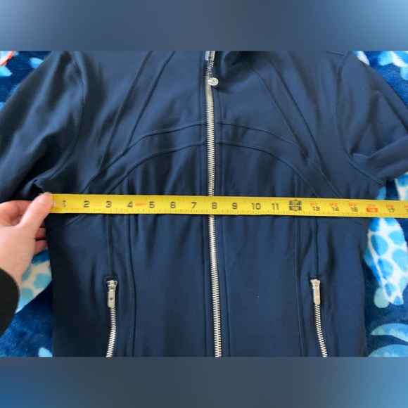 Lululemon Athletica Define Cropped Nulu Jacket size 8 NWOT - Picture 11 of 14